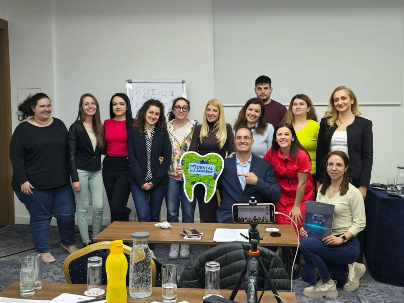 Снимка на Добре дошли в света на ортодонтията. Класификация на видовете брекети и различни видове прескрипции.