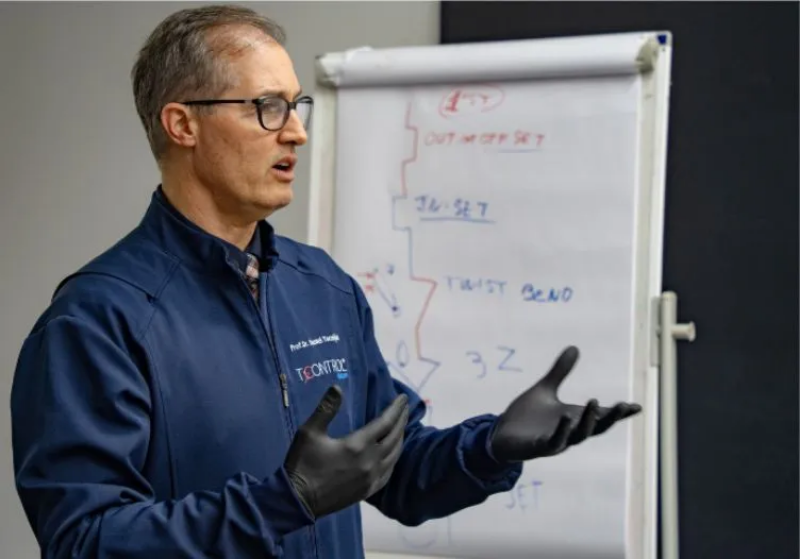 Снимка на Добре дошли в света на ортодонтията. Класификация на видовете брекети и различни видове прескрипции.