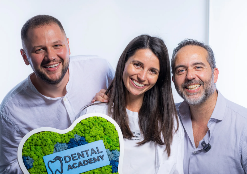 Снимка на Интраорална и екстраорална дентална фотография - диагностика, презентация и маркетинг