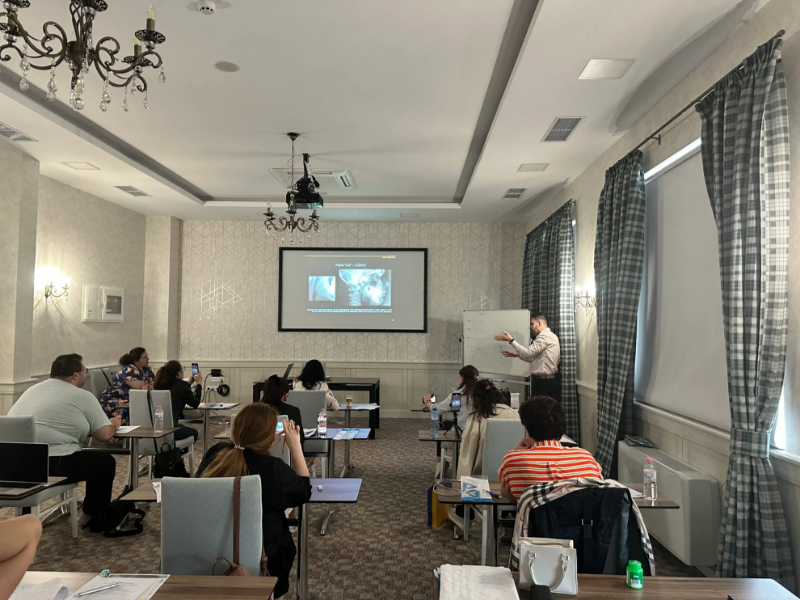 Снимка на Практически курс: Огъване на ортодонтски дъги, контрол на биомеханиката и диаграмиране. Еднодневен курс.