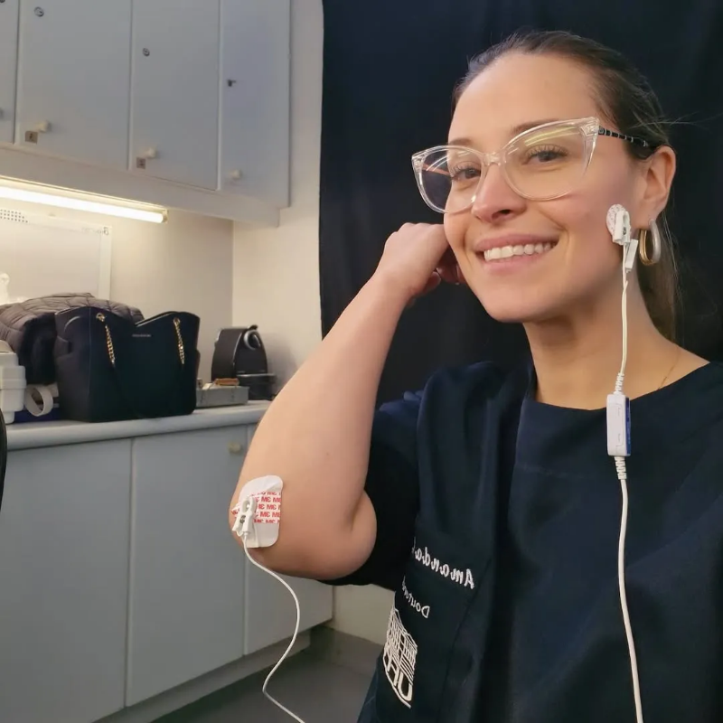 Снимка на Темпоромандибуларни смущения (TMD), бруксизъм и терапия с оклузални шини